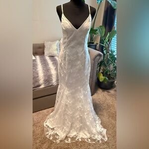 NWOT White Lace Mermaid Wedding Gown